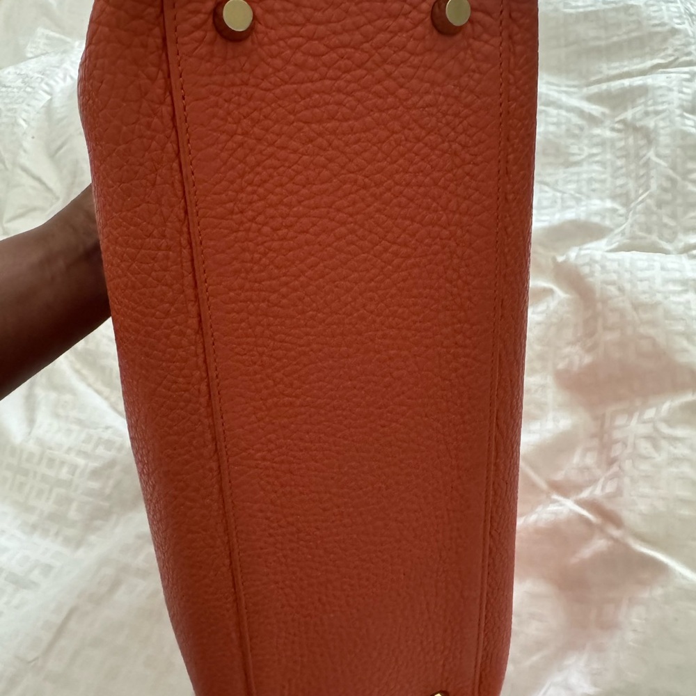 Hermes Orange Kelly 32 with Gold Hardware and shoulder strap (authentic) - Picture 9 of 12